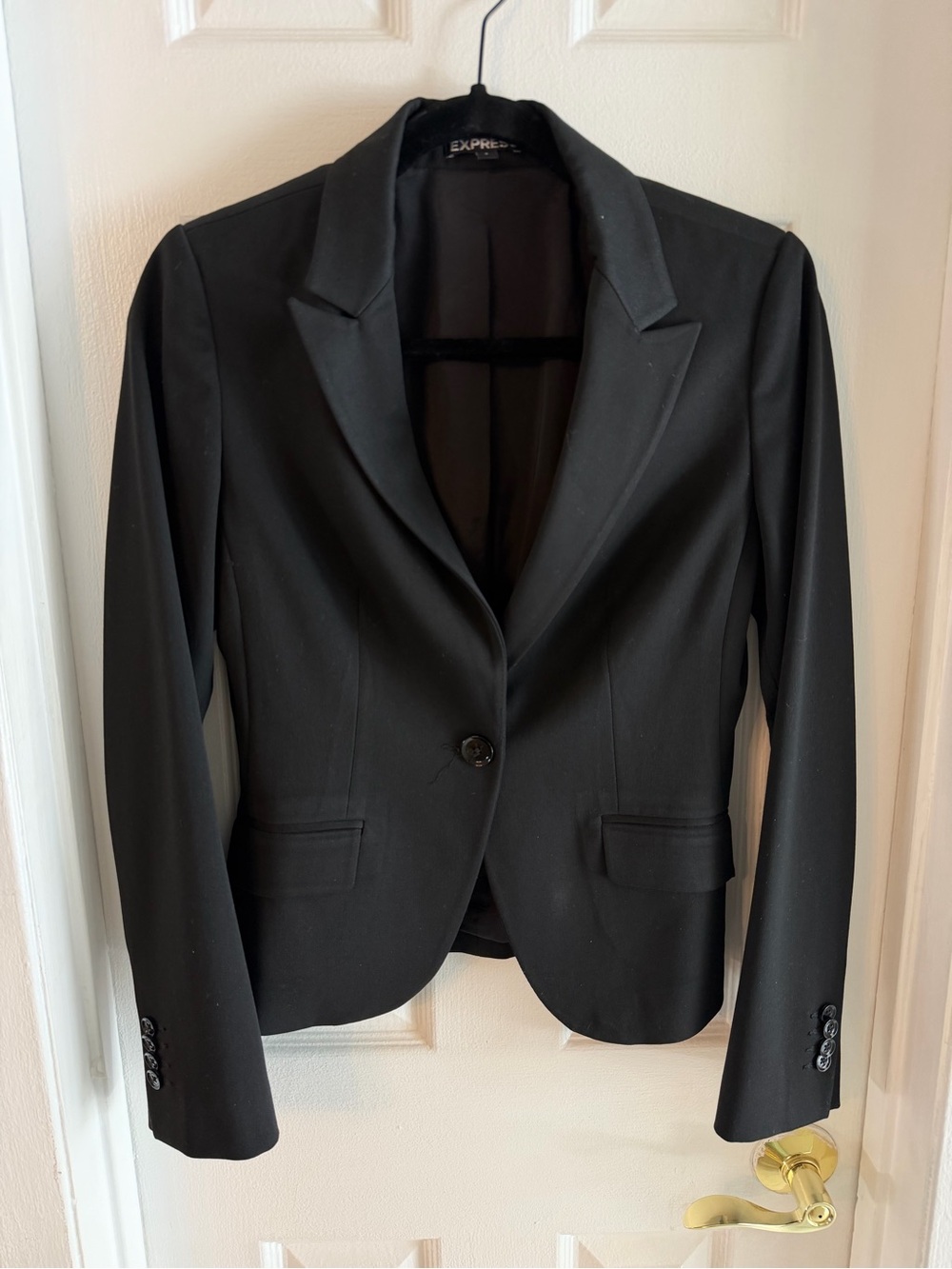 Express Women’s Black Single-Button Blazer